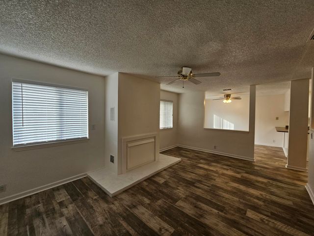 5570 Mountain View Drive, Redding, CA 96003