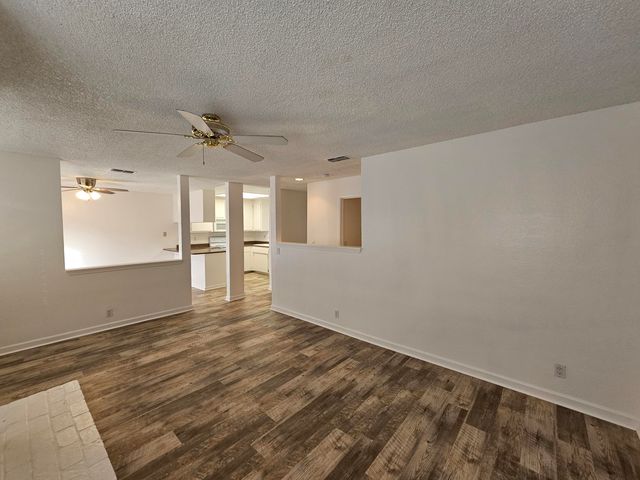 5570 Mountain View Drive, Redding, CA 96003