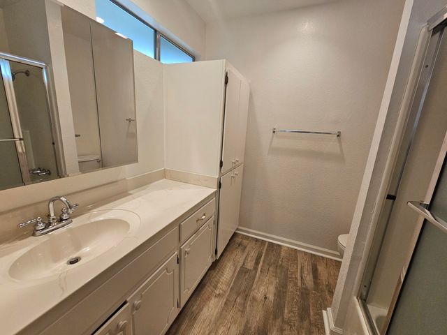 5570 Mountain View Drive, Redding, CA 96003