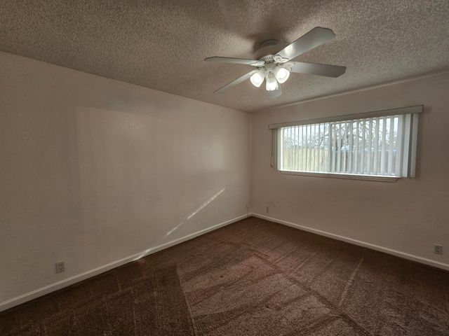 5570 Mountain View Drive, Redding, CA 96003