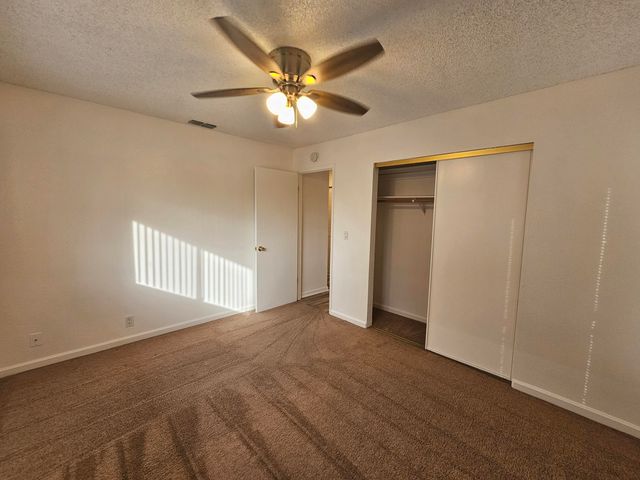 5570 Mountain View Drive, Redding, CA 96003