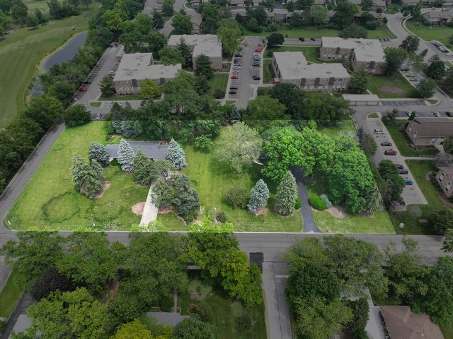 305 S Lambert Road, Glen Ellyn, IL 60137