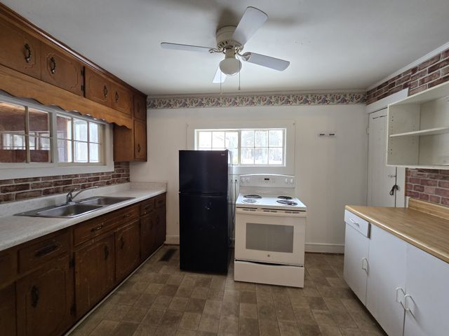 328 Edmondson Ferry Rd, Clarksville, TN 37040