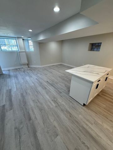 2933 W Lexington Street 2, Chicago, IL 60612