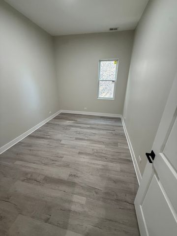 2933 W Lexington Street 2, Chicago, IL 60612