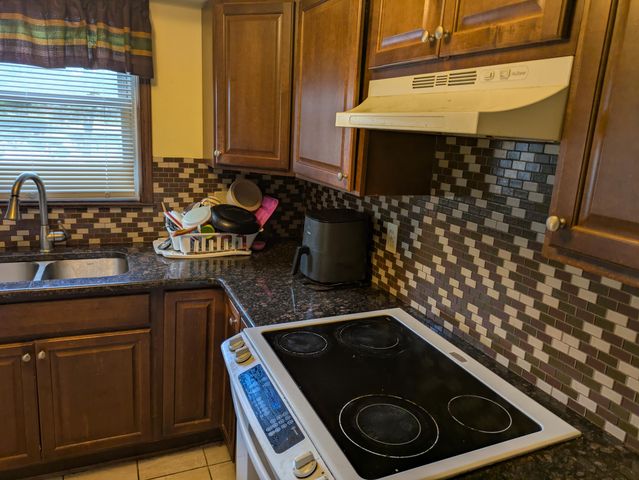 22909 Newport Street, Southfield City, MI 48075