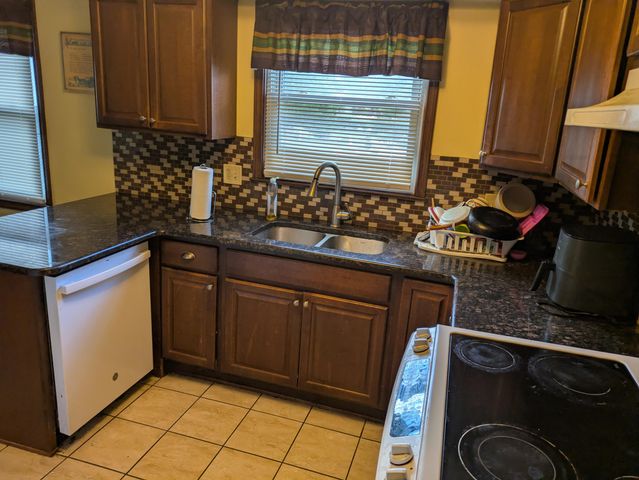 22909 Newport Street, Southfield City, MI 48075