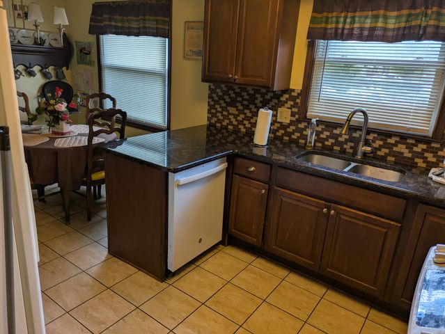 22909 Newport Street, Southfield City, MI 48075