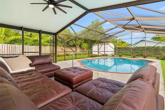 909 NE 7th Street, Pompano Beach, FL 33060