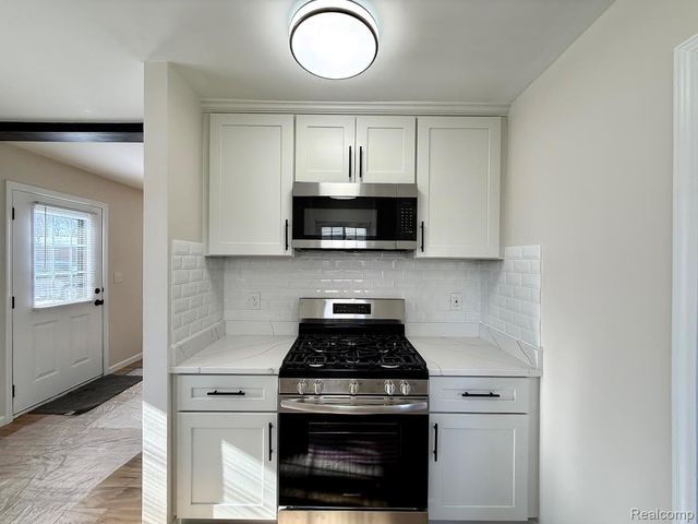 27032 Joan Street, Taylor, MI 48180