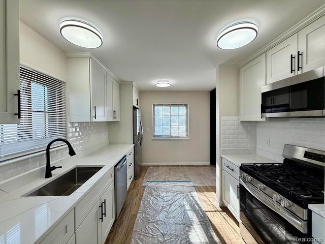 27032 Joan Street, Taylor, MI 48180