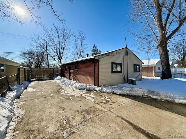 27032 Joan Street, Taylor, MI 48180