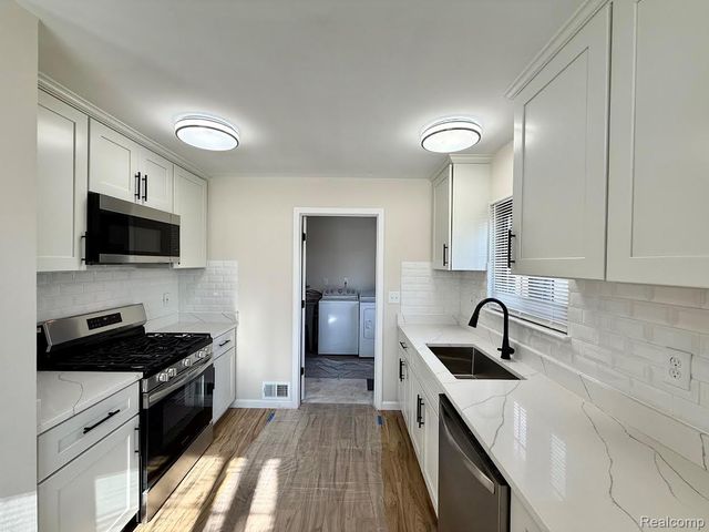 27032 Joan Street, Taylor, MI 48180