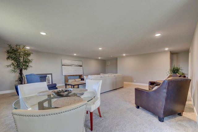 17522 Robin Drive, Omaha, NE 68136