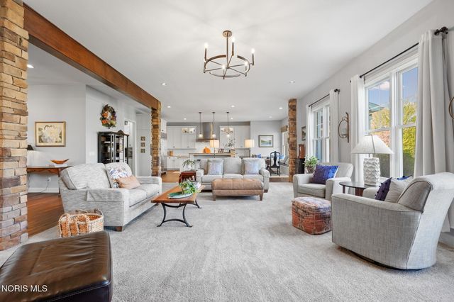 3832 Timber Valley Drive, Maumee, OH 43537