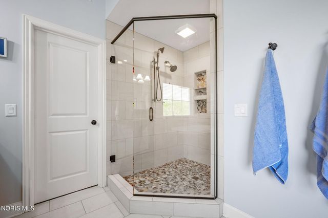 3832 Timber Valley Drive, Maumee, OH 43537