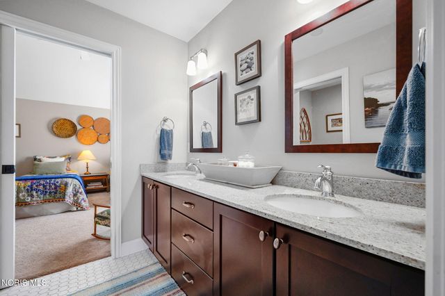 3832 Timber Valley Drive, Maumee, OH 43537