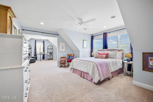 3832 Timber Valley Drive, Maumee, OH 43537