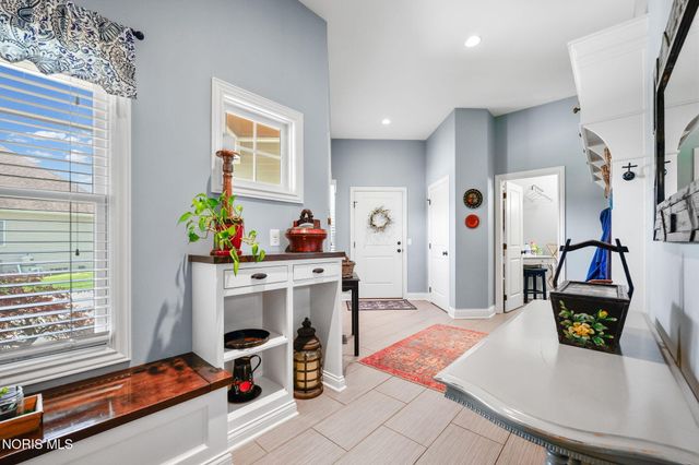 3832 Timber Valley Drive, Maumee, OH 43537