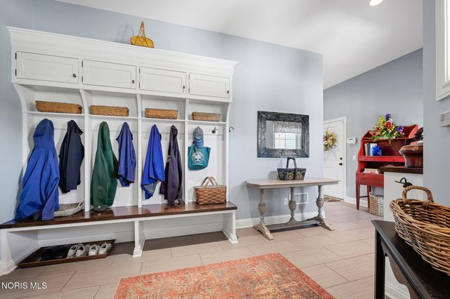 3832 Timber Valley Drive, Maumee, OH 43537