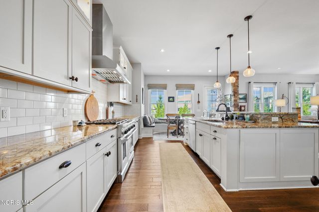 3832 Timber Valley Drive, Maumee, OH 43537