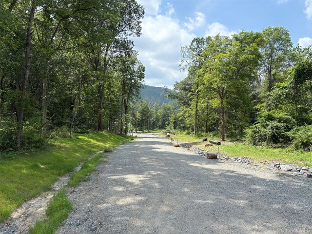 3 Rosewood Lane, Salisbury Mills, NY 12577