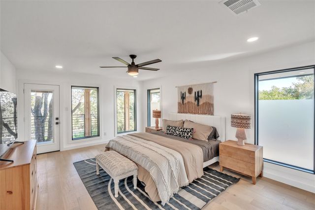 2100 Apricot Glen DR, Austin, TX 78746