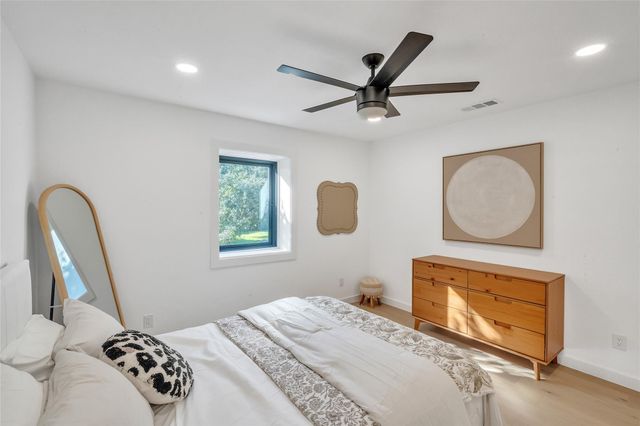 2100 Apricot Glen DR, Austin, TX 78746