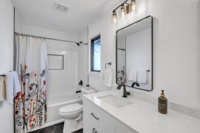 2100 Apricot Glen DR, Austin, TX 78746