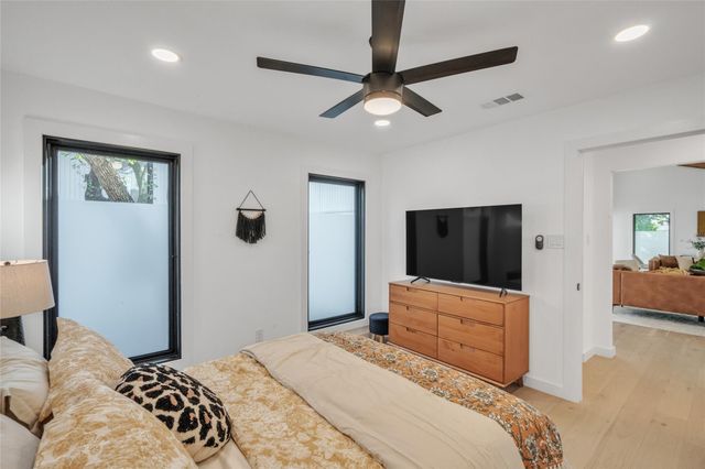 2100 Apricot Glen DR, Austin, TX 78746