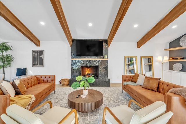 2100 Apricot Glen DR, Austin, TX 78746