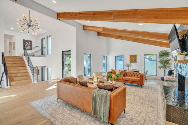 2100 Apricot Glen DR, Austin, TX 78746