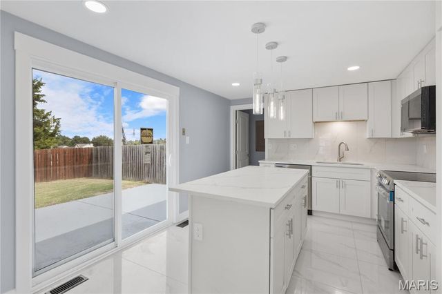 32 Plum Tree Drive, St Peters, MO 63376