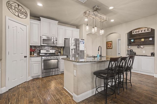 5728 Brookside Drive, Denton, TX 76226