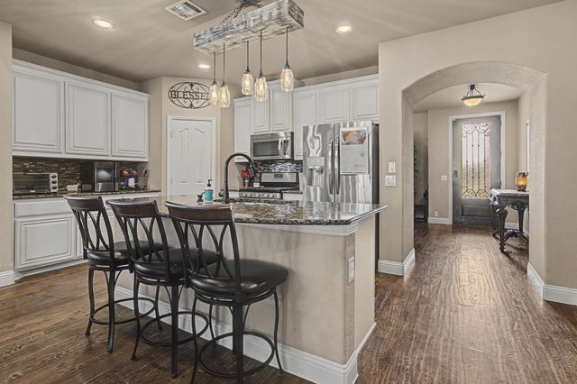 5728 Brookside Drive, Denton, TX 76226