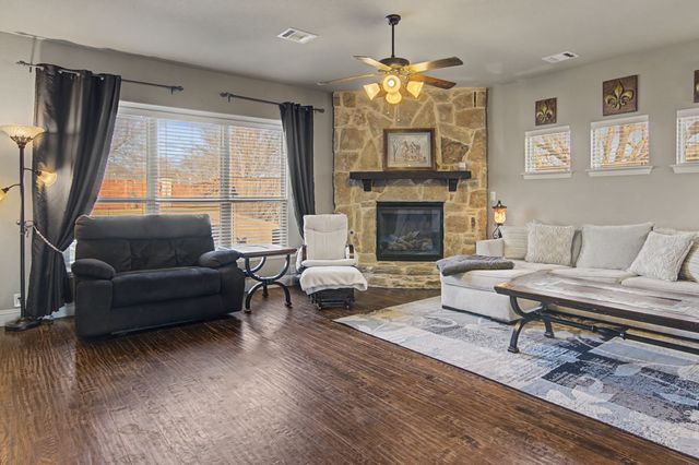 5728 Brookside Drive, Denton, TX 76226