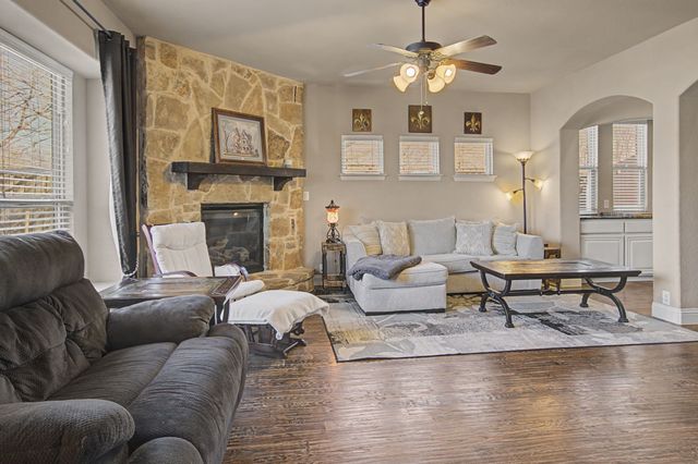 5728 Brookside Drive, Denton, TX 76226