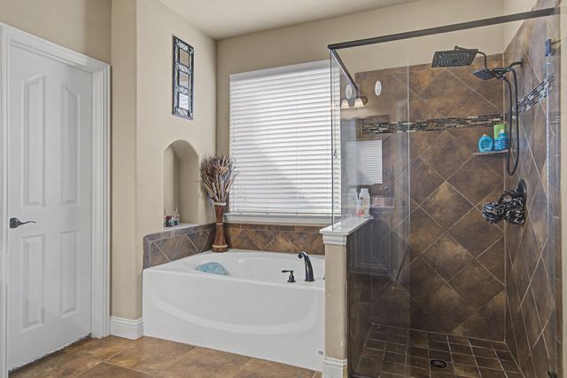 5728 Brookside Drive, Denton, TX 76226