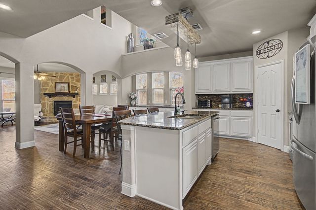 5728 Brookside Drive, Denton, TX 76226