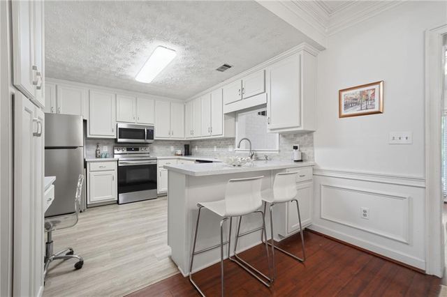 7505 Saint Charles Square, Roswell, GA 30075