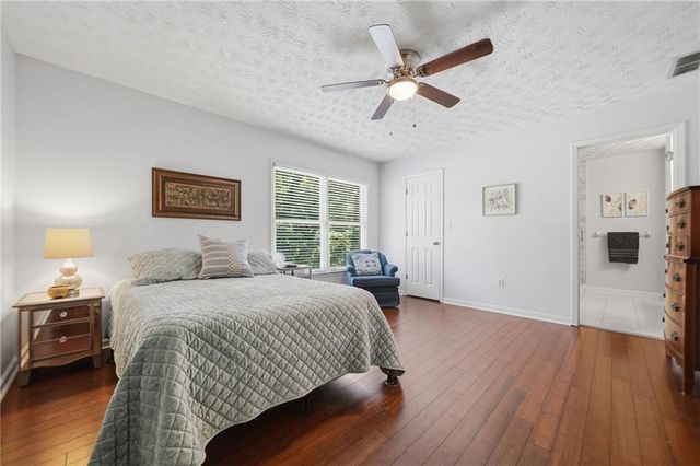 7505 Saint Charles Square, Roswell, GA 30075