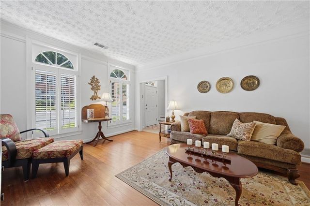 7505 Saint Charles Square, Roswell, GA 30075