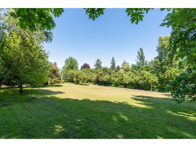 11385 S RIVERWOOD Rd, Portland, OR 97219