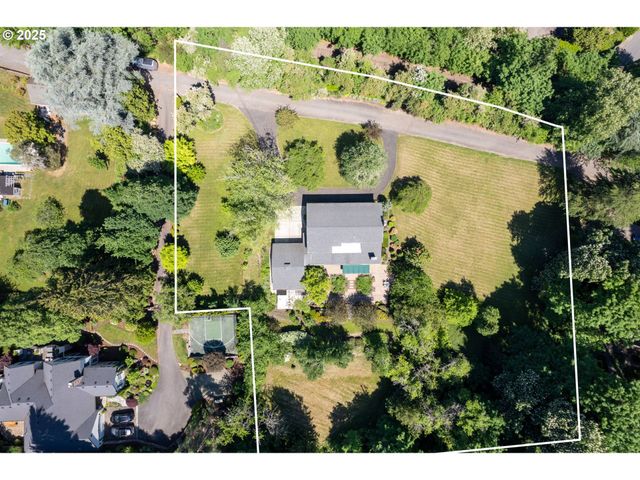 11385 S RIVERWOOD Rd, Portland, OR 97219