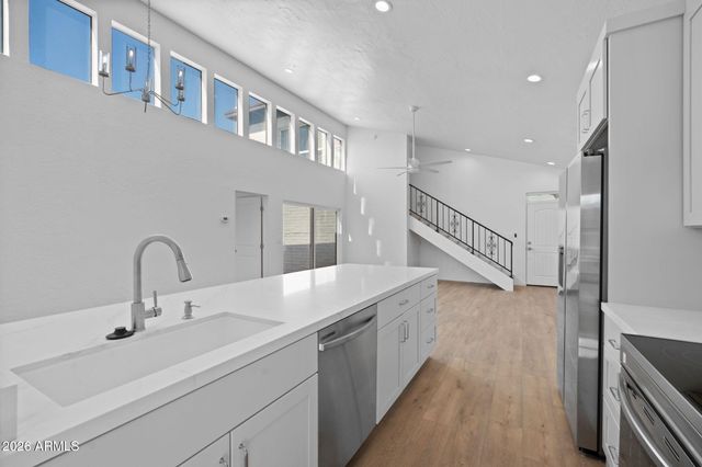 2933 N CASA TOMAS Court, Phoenix, AZ 85016