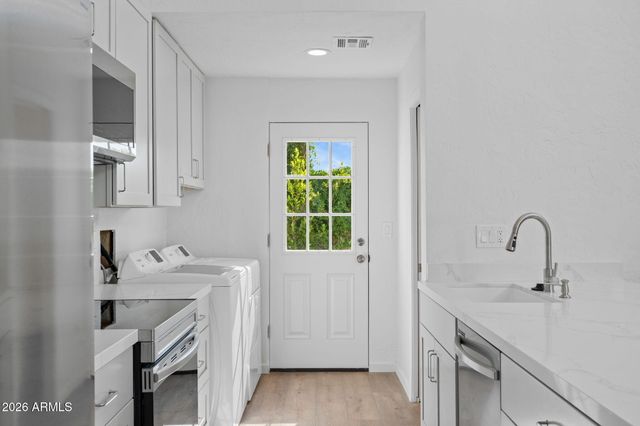 2933 N CASA TOMAS Court, Phoenix, AZ 85016