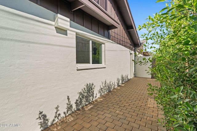 2933 N CASA TOMAS Court, Phoenix, AZ 85016