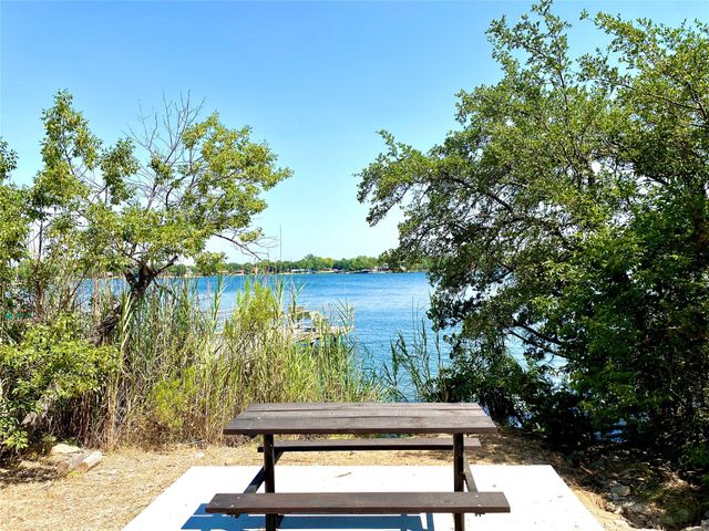 5407 Cold Water Court, Granbury, TX 76048