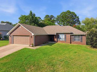 104 Applegate, Conway, AR 72034