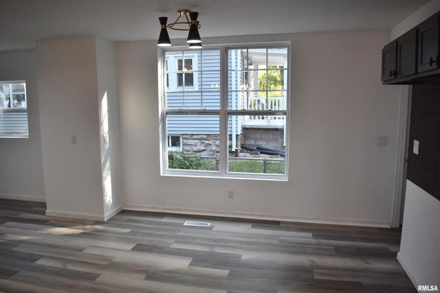 926 43RD Street, Rock Island, IL 61201